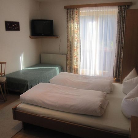 Galzigblick Apartment เพทท์นอย อัม อาร์ลแบร์ก ภายนอก รูปภาพ