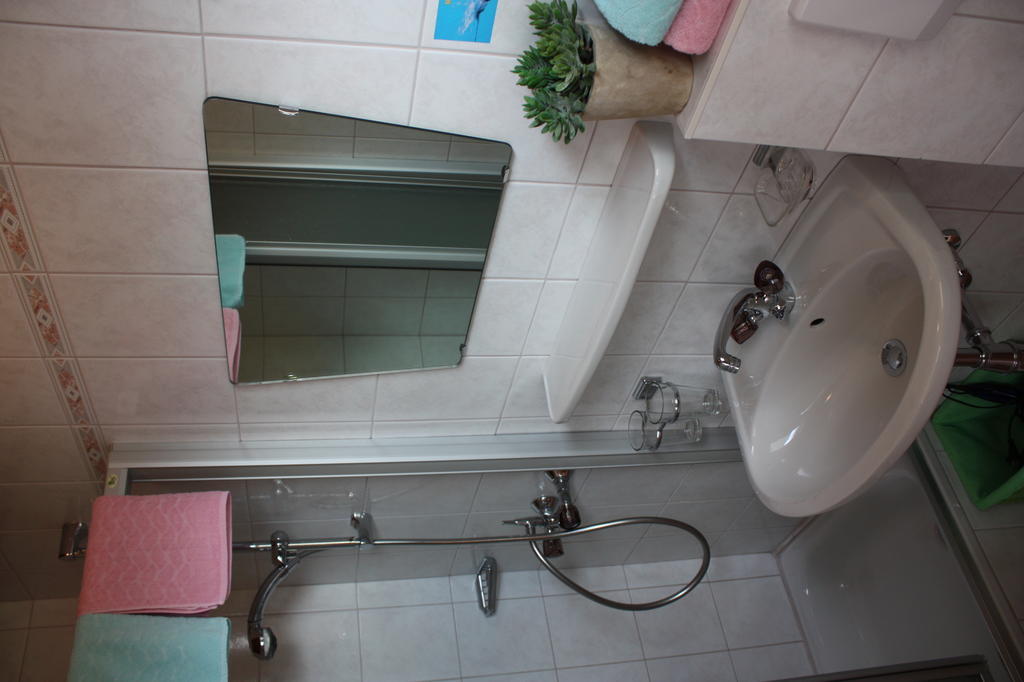 Galzigblick Apartment เพทท์นอย อัม อาร์ลแบร์ก ห้อง รูปภาพ