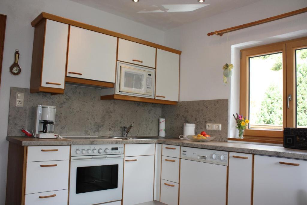 Galzigblick Apartment เพทท์นอย อัม อาร์ลแบร์ก ภายนอก รูปภาพ