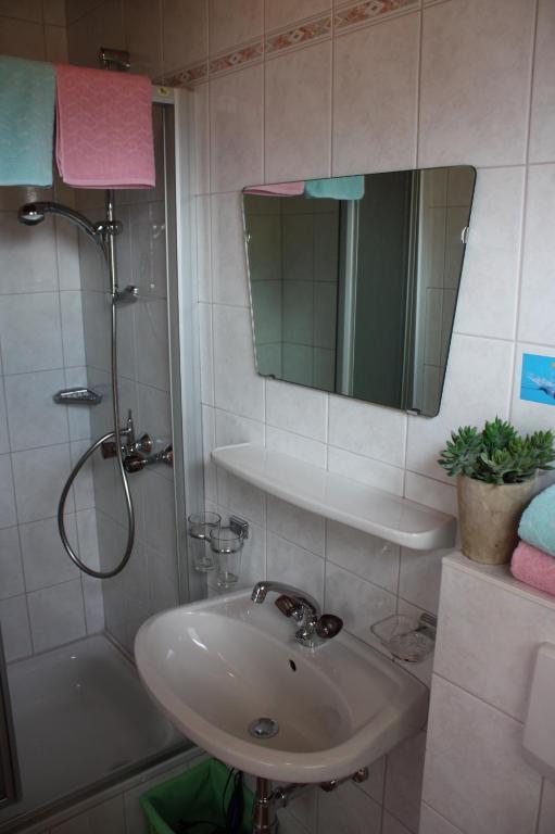 Galzigblick Apartment เพทท์นอย อัม อาร์ลแบร์ก ภายนอก รูปภาพ